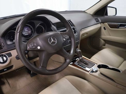 Used 2011 Mercedes-Benz C 300 4MATIC Sedan image 4
