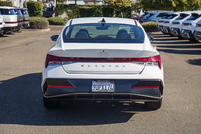 Certified 2025 Hyundai Elantra SEL FWD image 4
