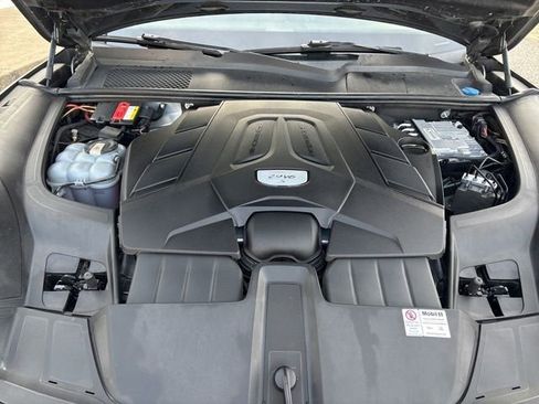 Used 2020 Porsche Cayenne S image 35