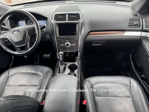 Used 2017 Ford Explorer Limited w/ Equipment Group 301A AWD/4WD image 21