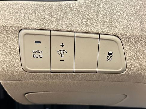 Used 2013 Hyundai Elantra GLS w/ Preferred Pkg image 10