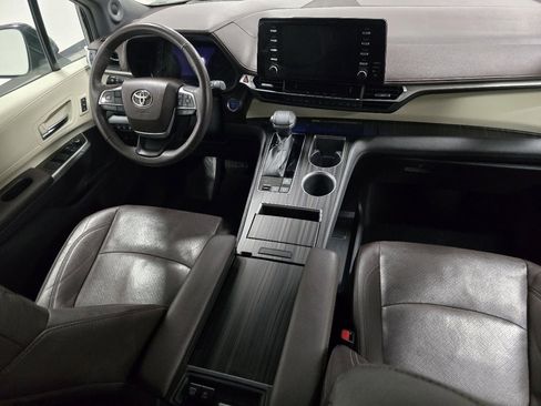 Used 2022 Toyota Sienna Platinum image 27