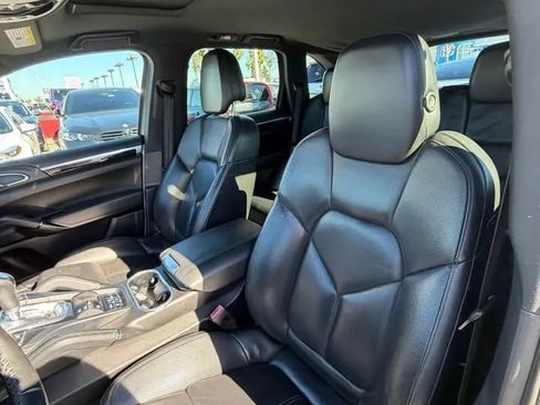 Used 2011 Porsche Cayenne S image 5