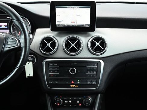 Used 2016 Mercedes-Benz GLA 250 4MATIC image 24