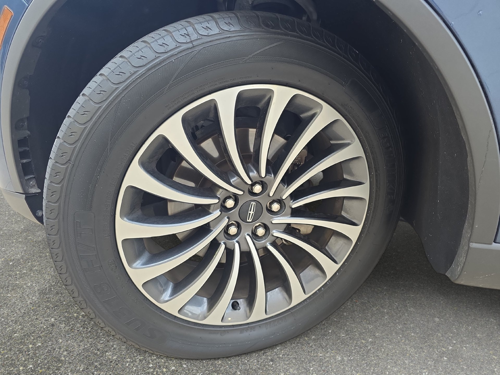 Used 2020 Lincoln Aviator Reserve w/ Equipment Group 201A RWD image 32