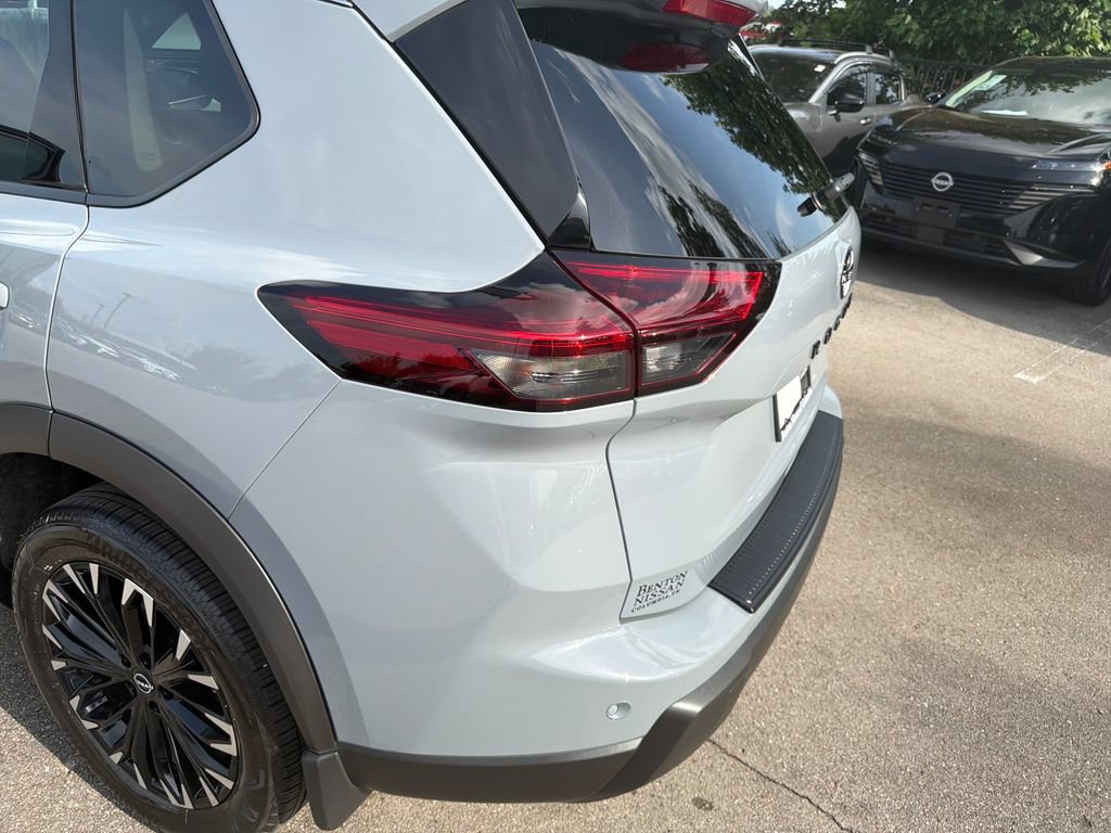 Used 2026 Nissan Rogue Dark Armor FWD image 35