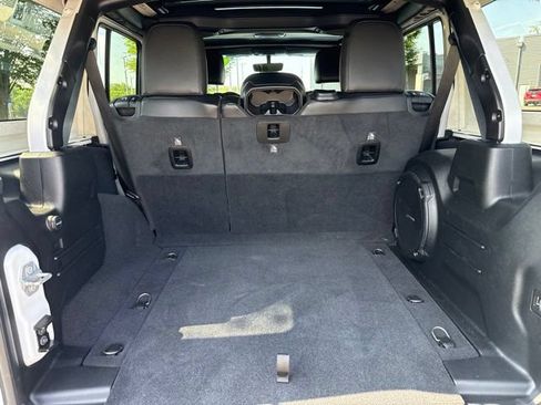 Used 2020 Jeep Wrangler Unlimited Sahara AWD/4WD image 43