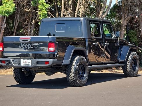 Used 2023 Jeep Gladiator Sport image 2