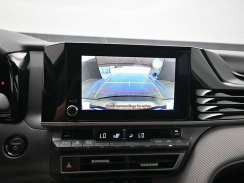 Used 2025 Toyota Camry SE FWD image 7