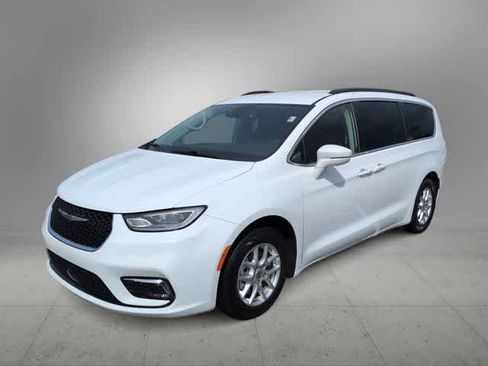 Used 2022 Chrysler Pacifica Touring-L FWD image 4