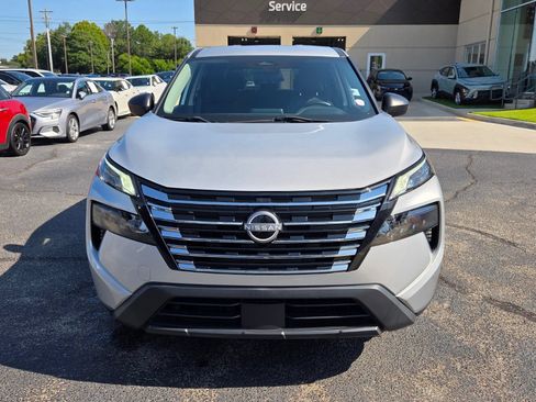 Used 2024 Nissan Rogue S FWD image 2