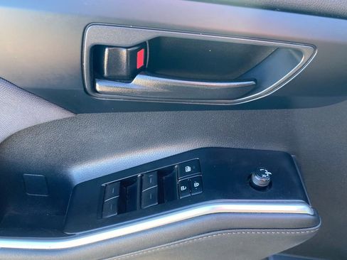 Used 2023 Toyota Highlander LE image 24