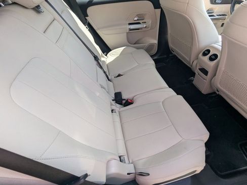 Used 2020 Mercedes-Benz GLB 250 image 18