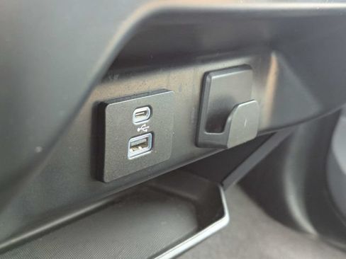 Used 2023 Ford F150 XLT AWD/4WD image 23