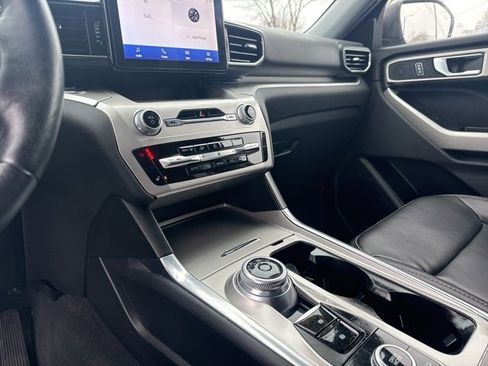 Certified 2022 Ford Explorer XLT w/ Equipment Group 202A image 24