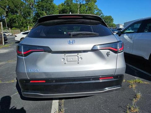 Used 2024 Honda HR-V EX-L image 8