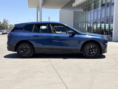 Certified 2024 BMW iX xDrive50 w/ Premium Package AWD/4WD image 6