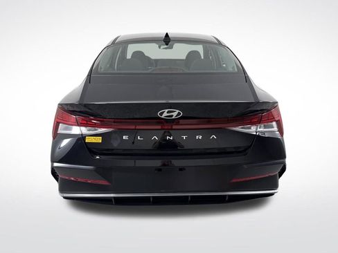 Used 2025 Hyundai Elantra SEL image 5