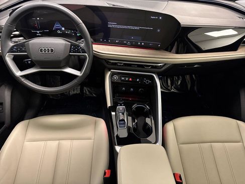 Certified 2025 Audi Q5 Premium w/ Convenience Package image 13