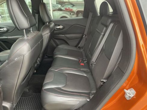 Used 2015 Jeep Cherokee Trailhawk AWD/4WD image 29