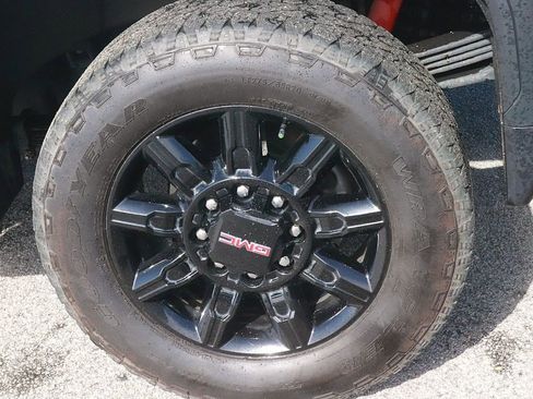 Used 2024 GMC Sierra 2500 AT4 w/ AT4 Premium Plus Package image 10