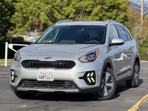 Used 2021 Kia Niro LX FWD image 1