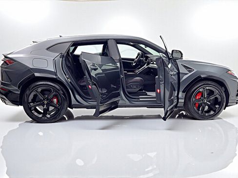 Used 2020 Lamborghini Urus image 20
