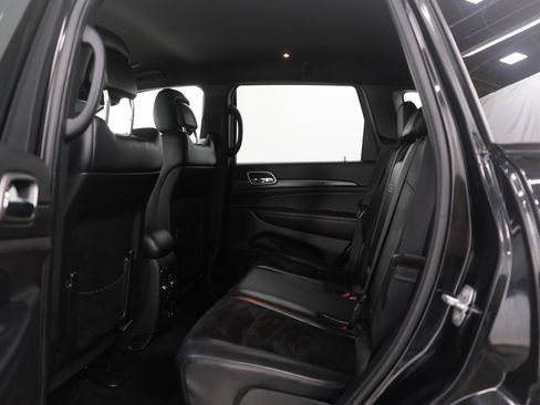 Used 2018 Jeep Grand Cherokee Altitude image 19