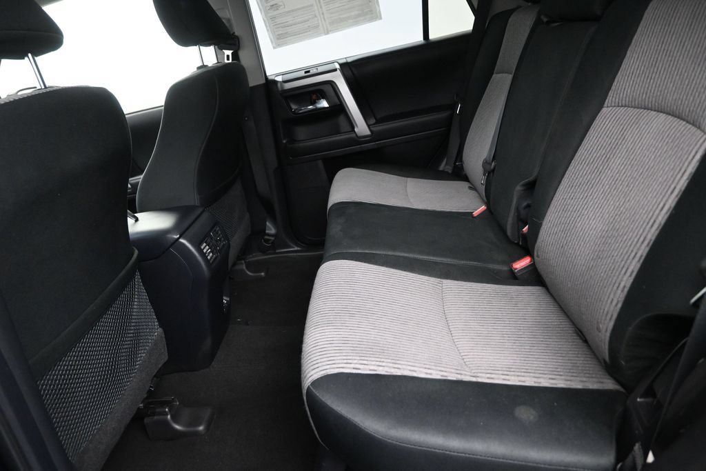 Used 2020 Toyota 4Runner SR5 AWD/4WD image 14