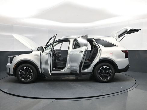 New 2026 Kia Sorento S w/ S Panoramic Sunroof Package image 29