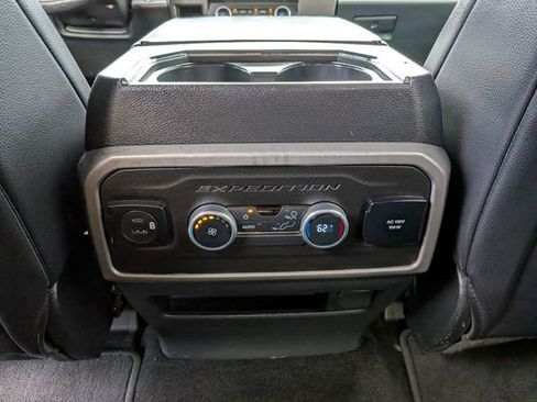 Used 2021 Ford Expedition XLT RWD image 16