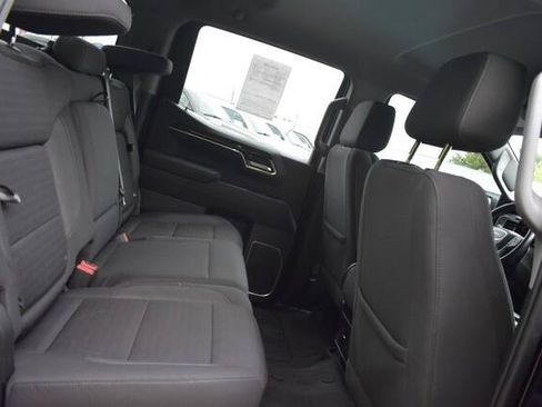Used 2022 GMC Sierra 1500 Elevation w/ LPO, Elevation Black Package AWD/4WD image 18