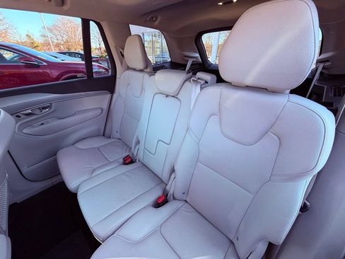 Used 2022 Volvo XC90 T5 Momentum w/ Climate Package image 14