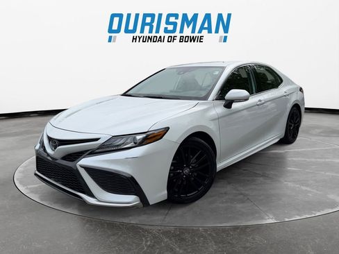 Used 2023 Toyota Camry XSE FWD image 2