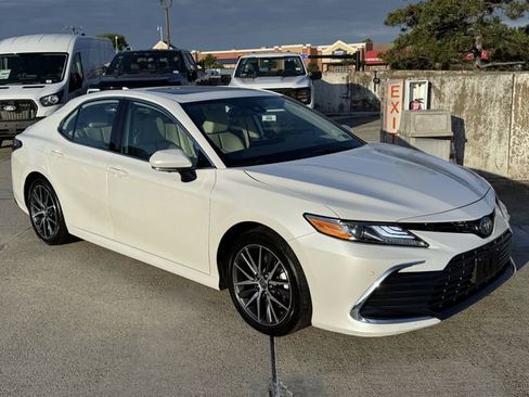 Used 2023 Toyota Camry XLE w/ Navigation Package FWD image 6