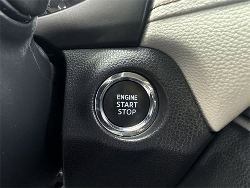 Used 2025 Toyota RAV4 XLE image 24