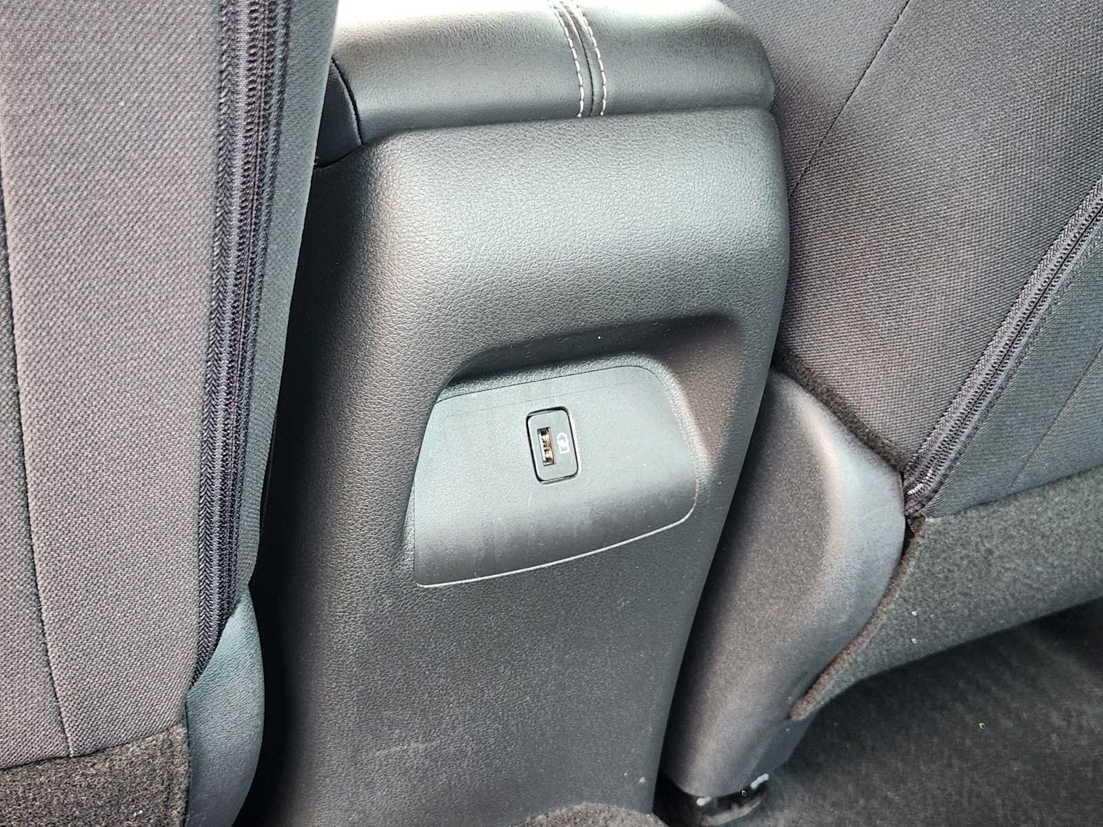 Used 2020 Nissan Sentra SV FWD image 28