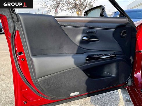 Certified 2022 Lexus ES 350 F Sport image 19