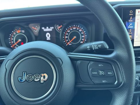 Used 2024 Jeep Wrangler Unlimited Sport AWD/4WD image 32