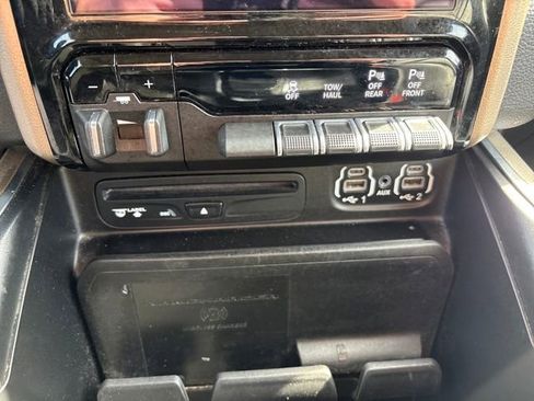 Used 2019 RAM 1500 Laramie image 21