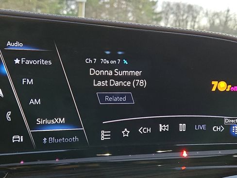 Used 2023 Cadillac Escalade Premium Luxury image 18