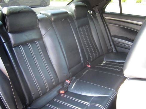 Used 2013 Chrysler 300 S RWD image 13