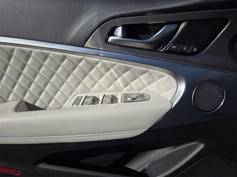 Used 2024 Genesis G70 3.3T Advanced w/ Sport Prestige Package image 24