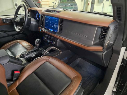 Used 2024 Ford Bronco Outer Banks AWD/4WD image 10