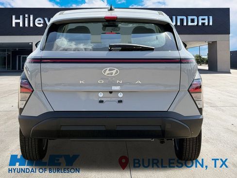 New 2026 Hyundai Kona SE image 5