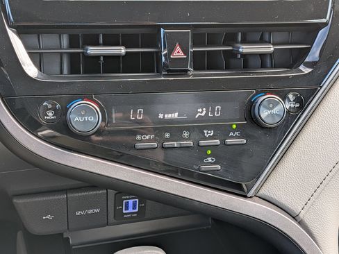 Used 2024 Toyota Camry SE FWD image 24