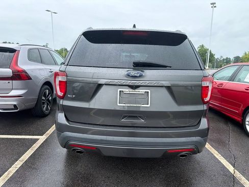 Used 2017 Ford Explorer XLT w/ Equipment Group 202A FWD image 12