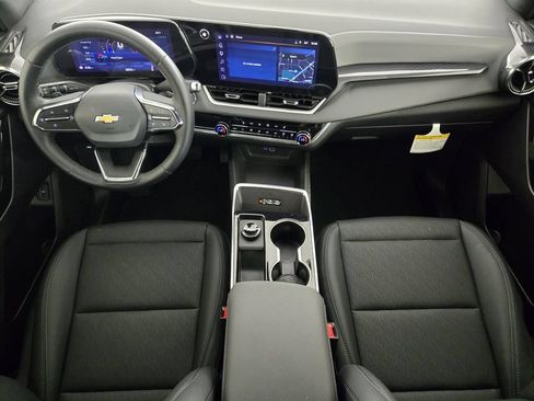 New 2026 Chevrolet Equinox LT w/ Convenience Package II FWD image 28