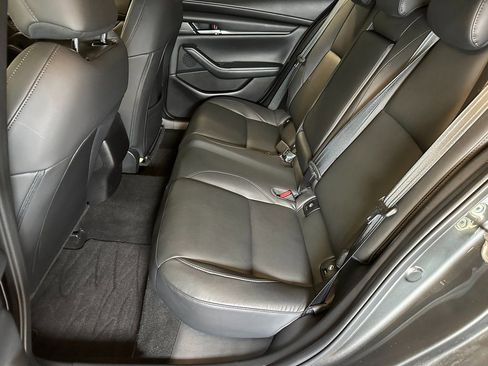 Used 2022 MAZDA MAZDA3 s image 18