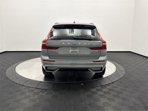 Certified 2024 Volvo XC60 B5 Plus image 6